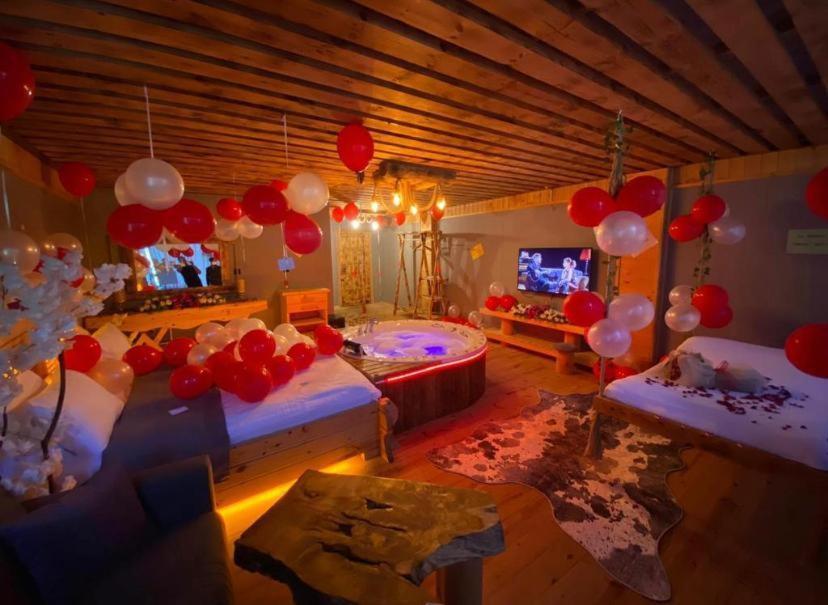 ריזה Wooden Palace V.I.P Suit מראה חיצוני תמונה