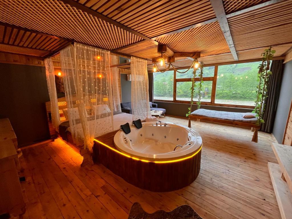 ריזה Wooden Palace V.I.P Suit מראה חיצוני תמונה