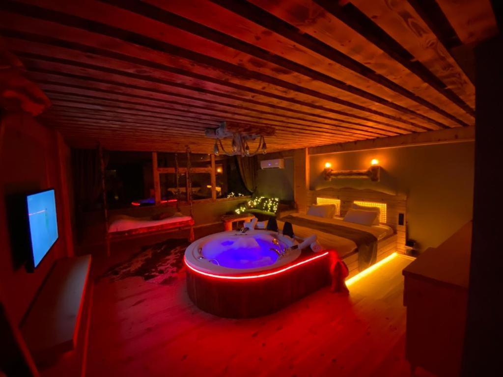ריזה Wooden Palace V.I.P Suit מראה חיצוני תמונה