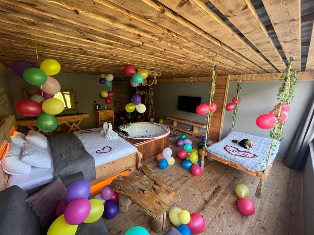 ריזה Wooden Palace V.I.P Suit מראה חיצוני תמונה