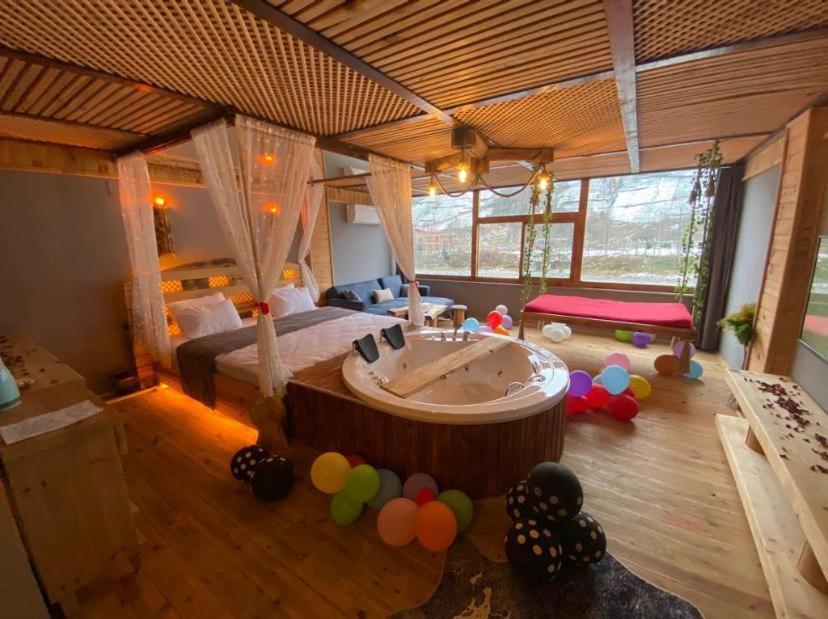ריזה Wooden Palace V.I.P Suit מראה חיצוני תמונה