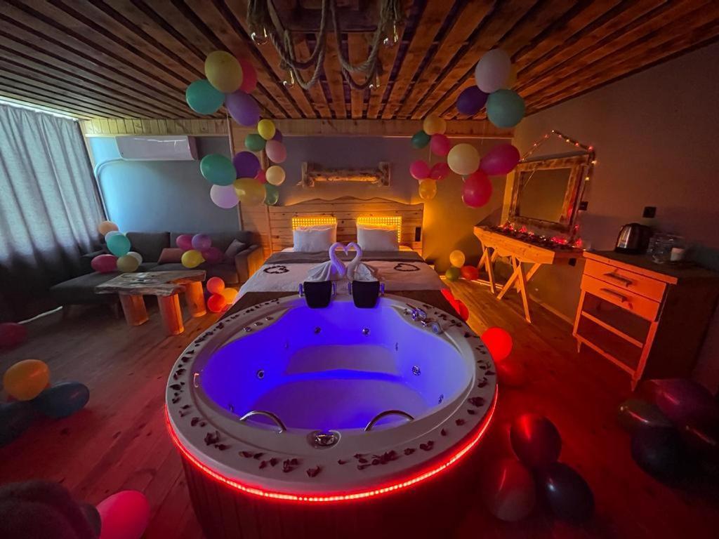 ריזה Wooden Palace V.I.P Suit מראה חיצוני תמונה